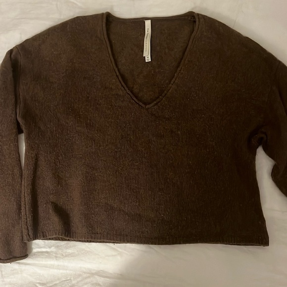 Aritzia Sweaters - Babaton the group cashmere v/neck cashmere